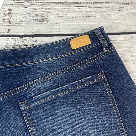 Sofia Jeans by Sofia Vergara Easy Denim Jean Shorts Destruc Hem Plus size 18 - Picture 10 of 10